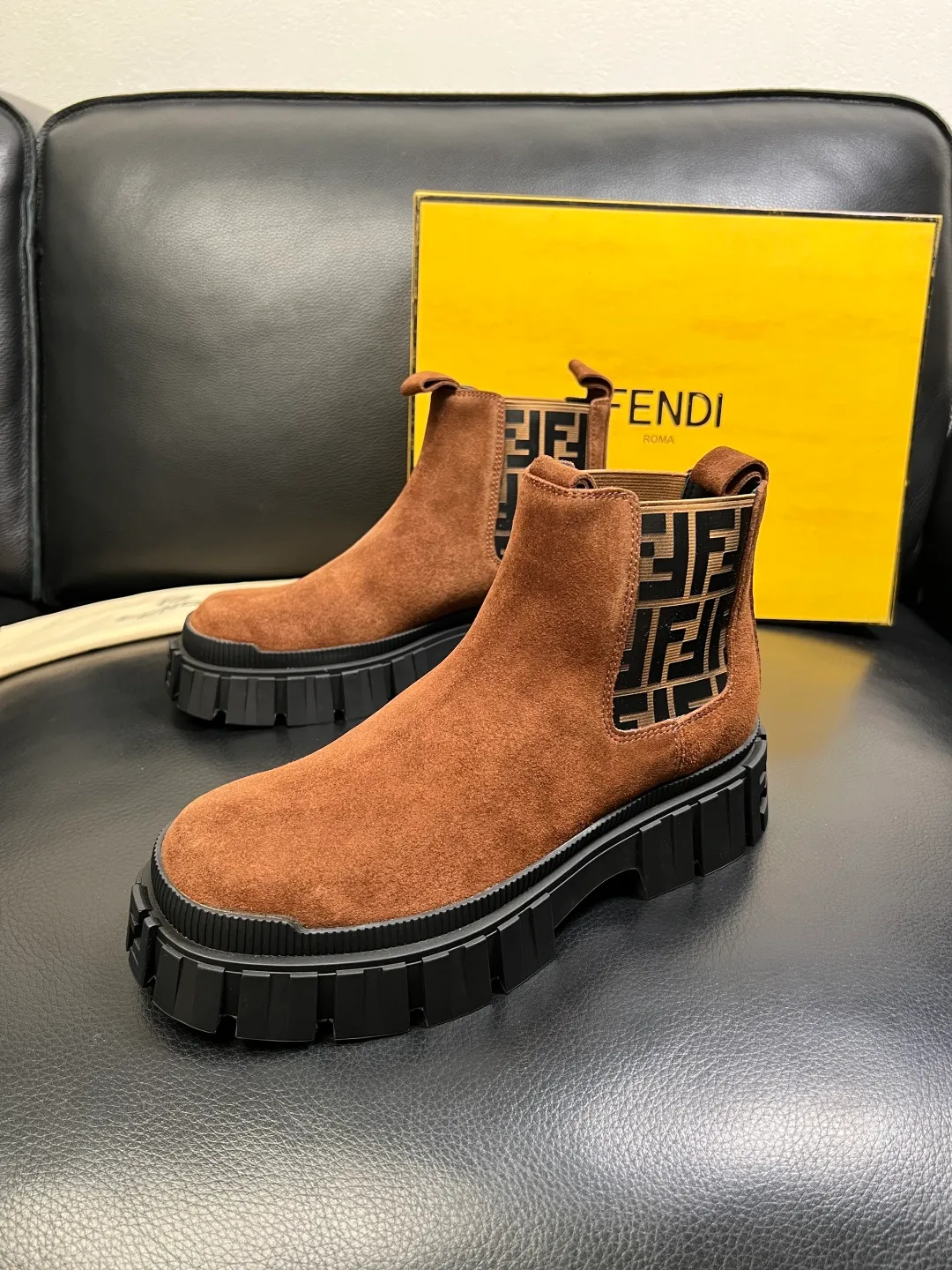 Men's shoes 💰900 FENDI High-quality top craftsmanship, Fendi boots high-top counter synchronization, original factory configuration imported Italian cowhide fly-knit fabric, imported cowhide lining, breathable and comfortable, soles: original soles specially provided by the original factory, original factory and single goods are welcome to compare, code number 39-44 (customized 38 45)